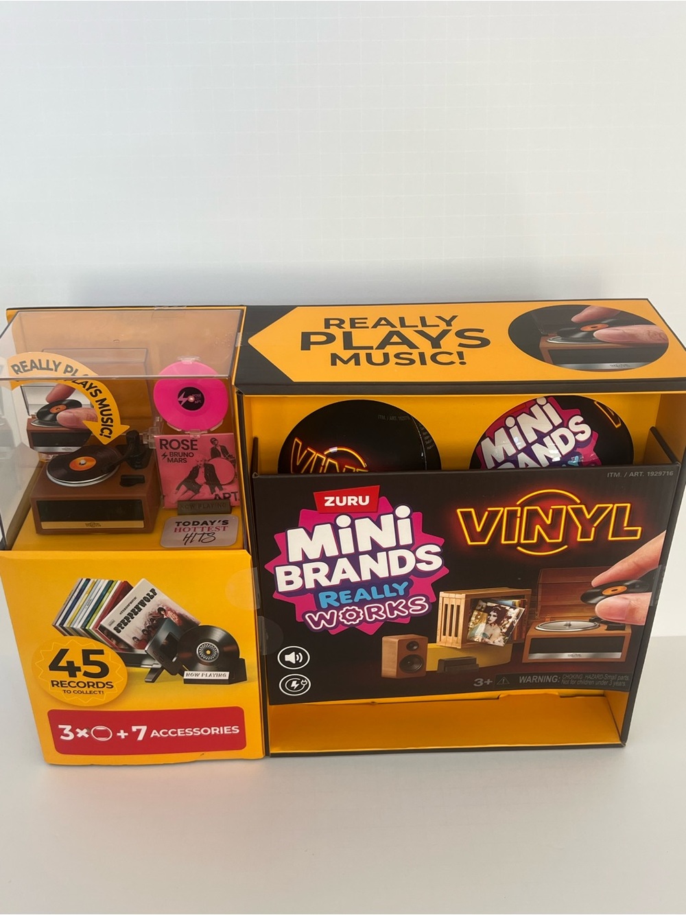 Zuru Mini Brands Really Works Vinyl Record Player 3 Capsules 7 Accessories New